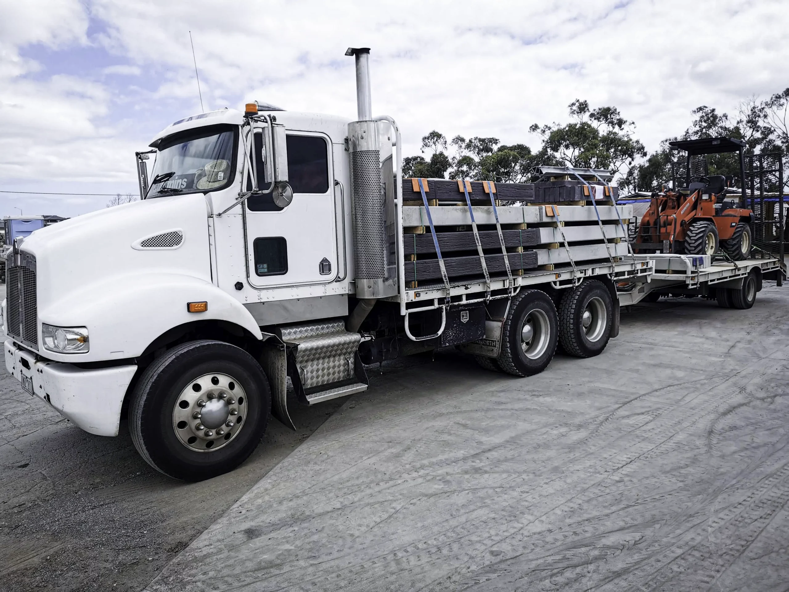 Sunset Sleepers deliver concrete sleepers and steel posts throughout Victoria Sunset Sleepers Concrete Sleeper Delivery Across Melbourne